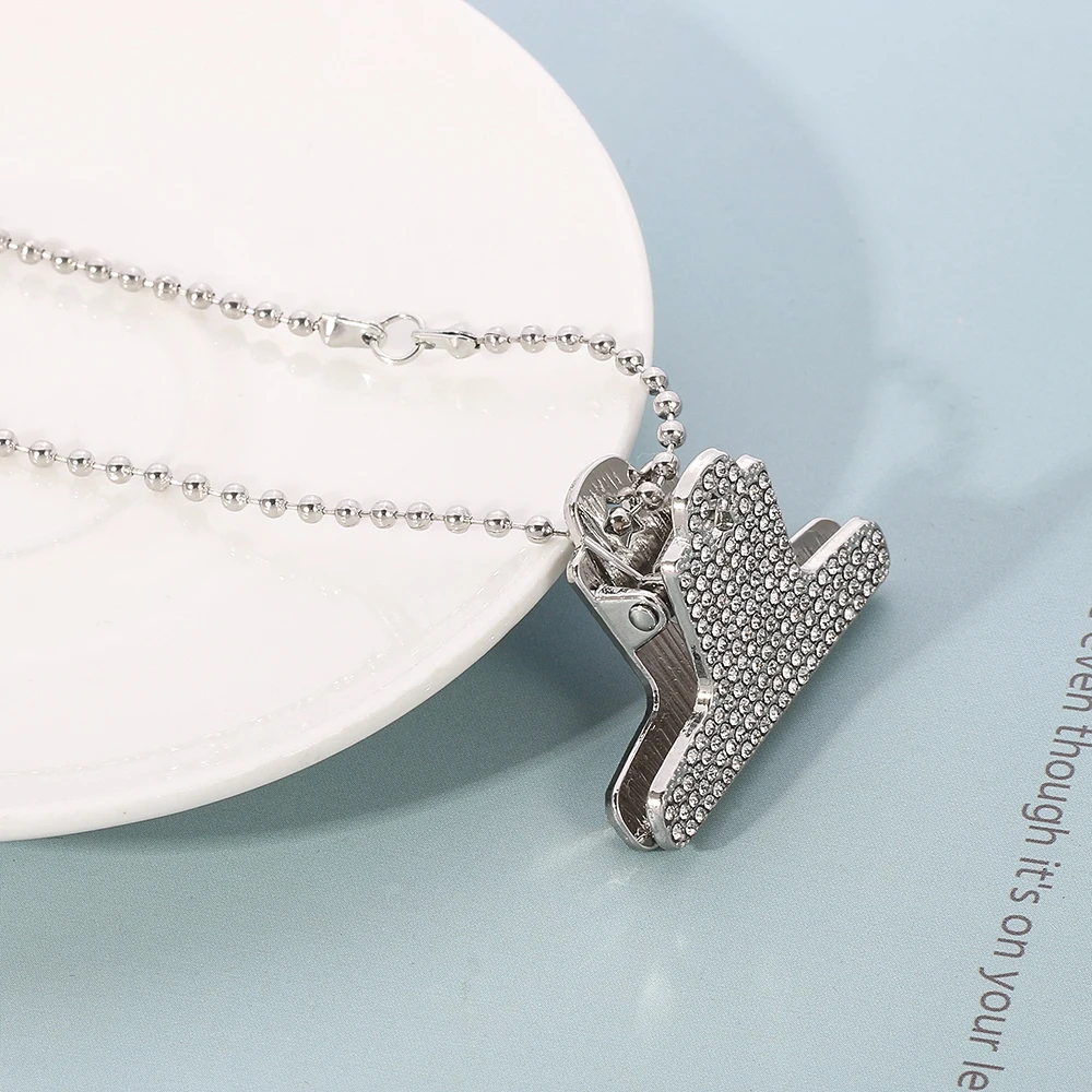 

Silver Colour ID Clip Necklace Fashion Clamp Crystal Pendant Necklace for Women Charms Jewelry Accessories Gift