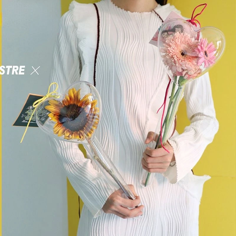 

Heart Shaped Acrylic Flower Boxes Perfect for Weddings Birthdays Party Favors Gifts Cute Clear Lucite Plastic Treat Containers