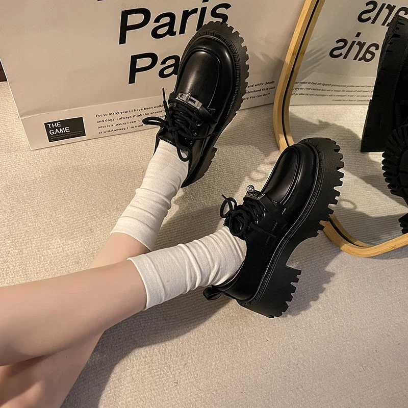 Туфли-лодочки женские на шнуровке оксфорды круглый носок среднем каблуке