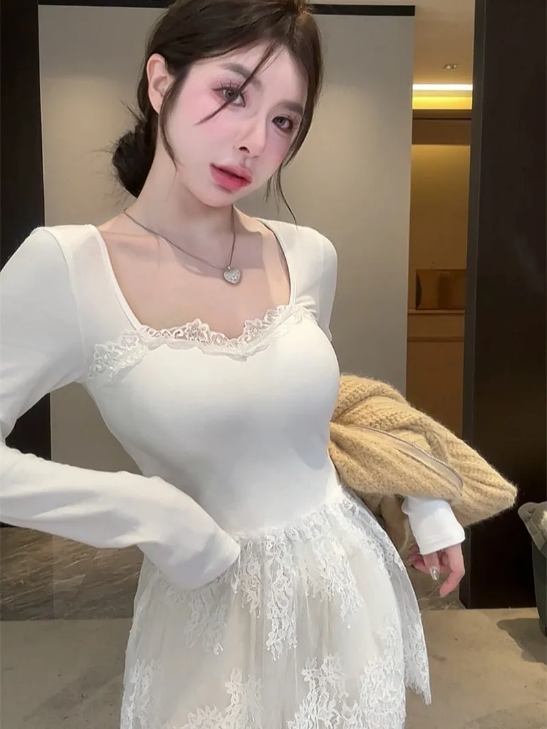 Белая майка с кружевной строчкой женская осенняя облегающая внутренняя одежда