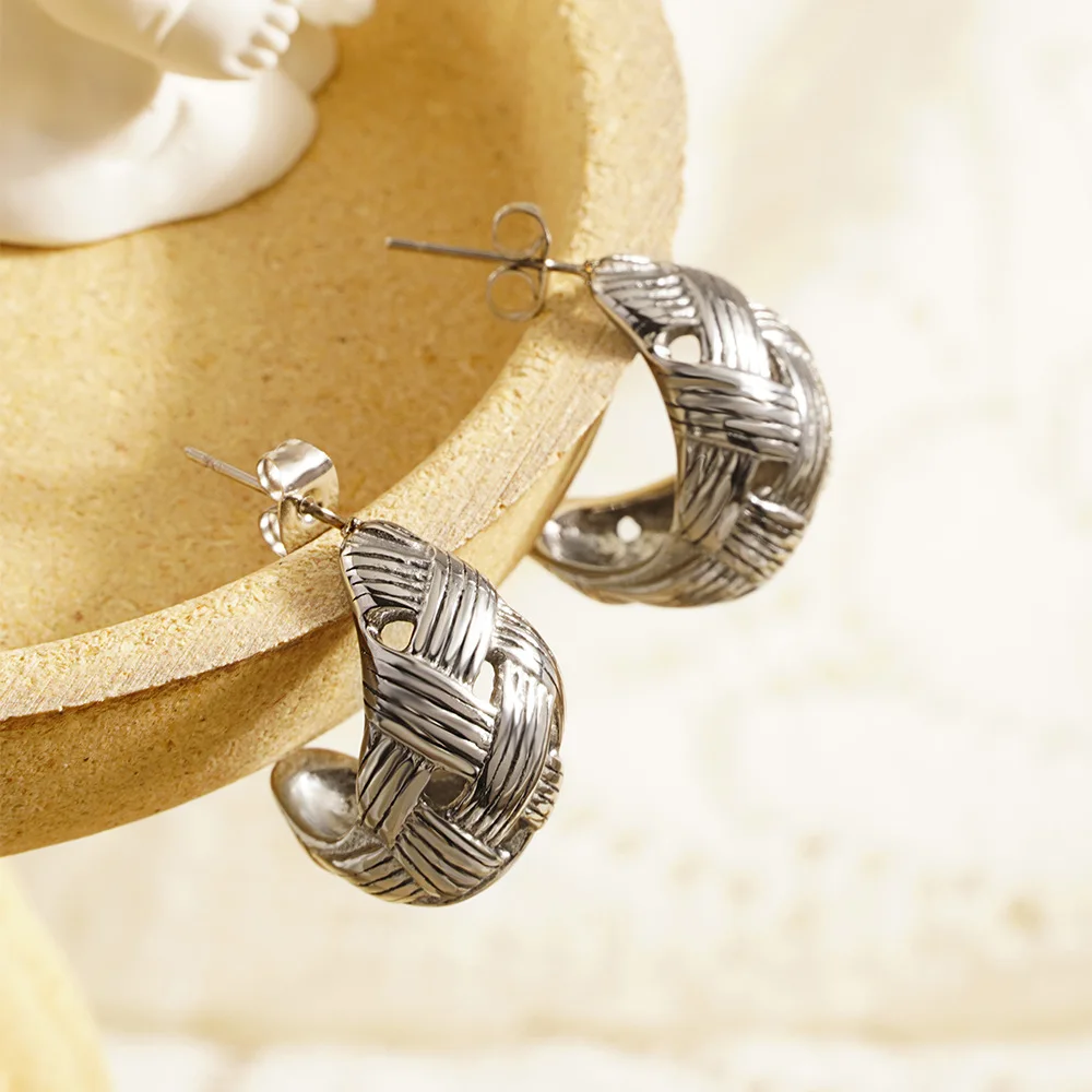 Женские массивные золотые серьги-гвоздики в форме капли воды модные