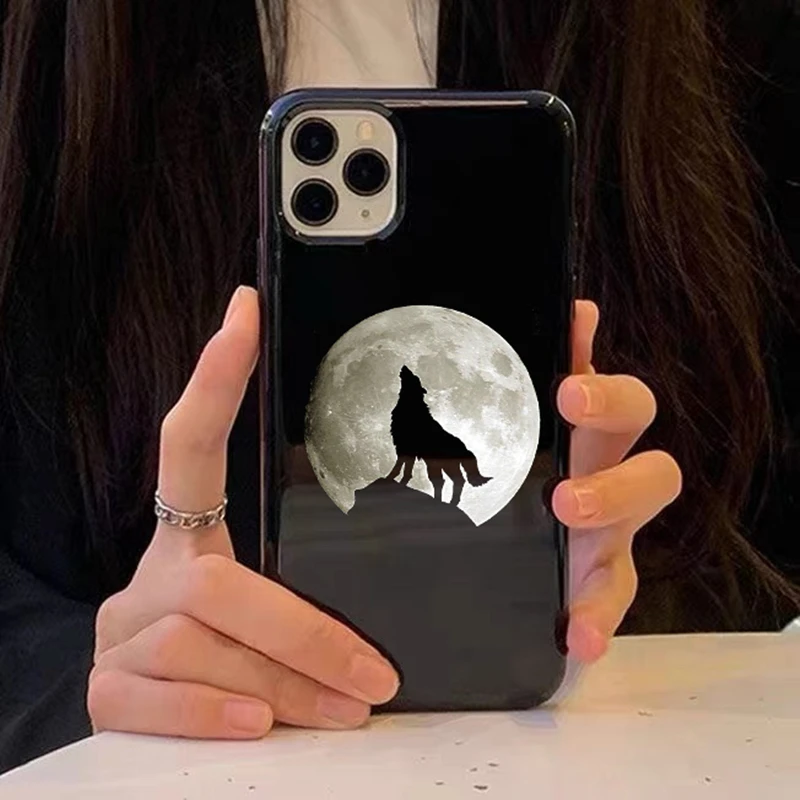 

Cute Cartoon Fall Protection Full moon wolf cry Shiny Black Jelly Color Phone Case For iPhone11 12 13Pro XR Xsmax 7Plus Cover