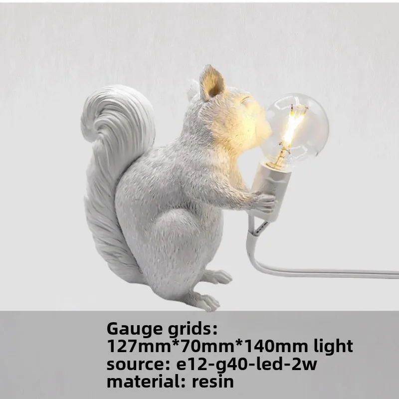 Италия светодиодные настольные светильники из смолы мини-милые ночные с белкой