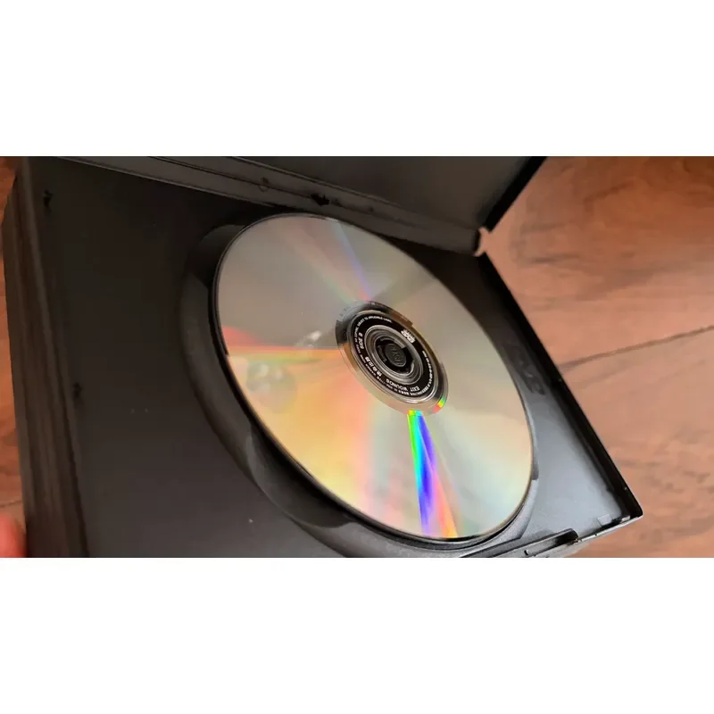 Фото Три неиспользованных DVD, в том числе «Отчаяние» Стивена Сигела и «Горячая кровь». №2