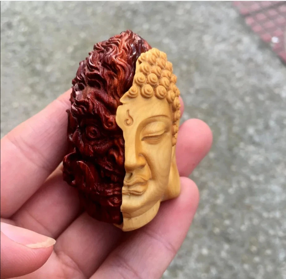 

Миниатюра Будды из дерева