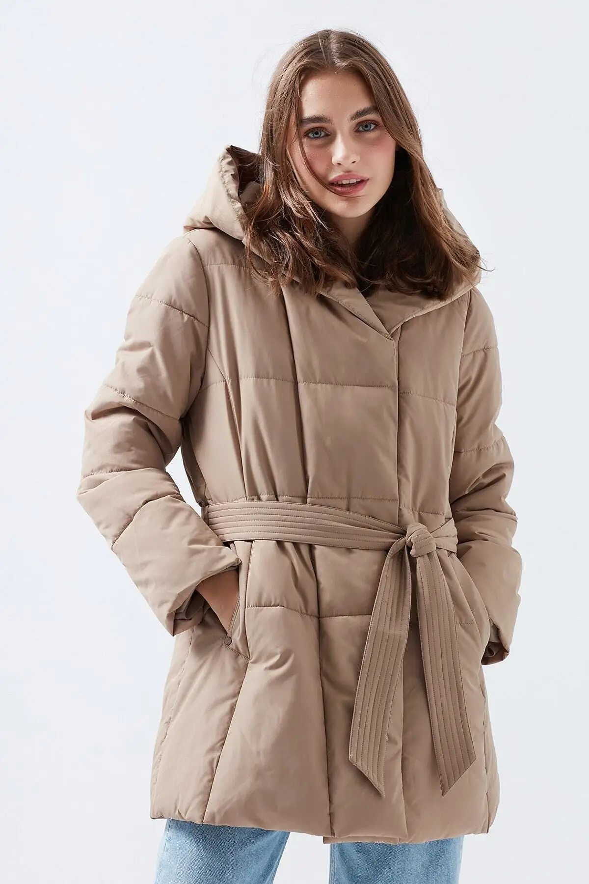 Women's Hooded Beige Parka With Belt Casual Stylish Fashion Women's Clothing Outdoor Winter Wear Female Beige Parkas Down Parkas