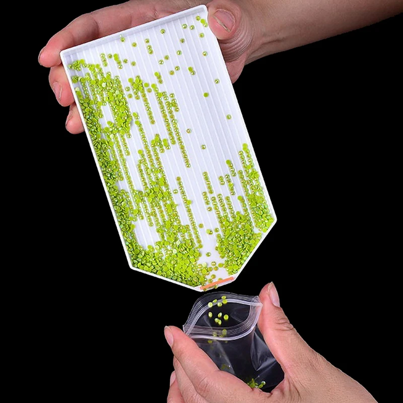 

Diamond Painting Tool Embroidery Accessories Large Capacity Plastic Tray