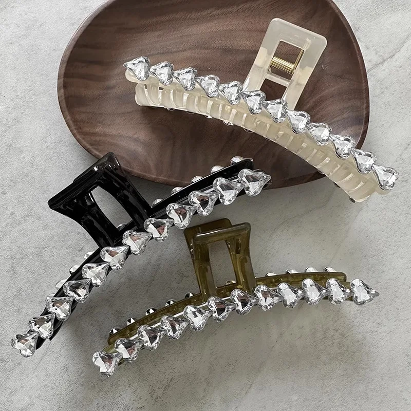 

2023 New Korean Large Heart Rhinestone Hair Claw Temperament Acrylic Horsetail Shark Clip Hair Accessories for Women Headwear