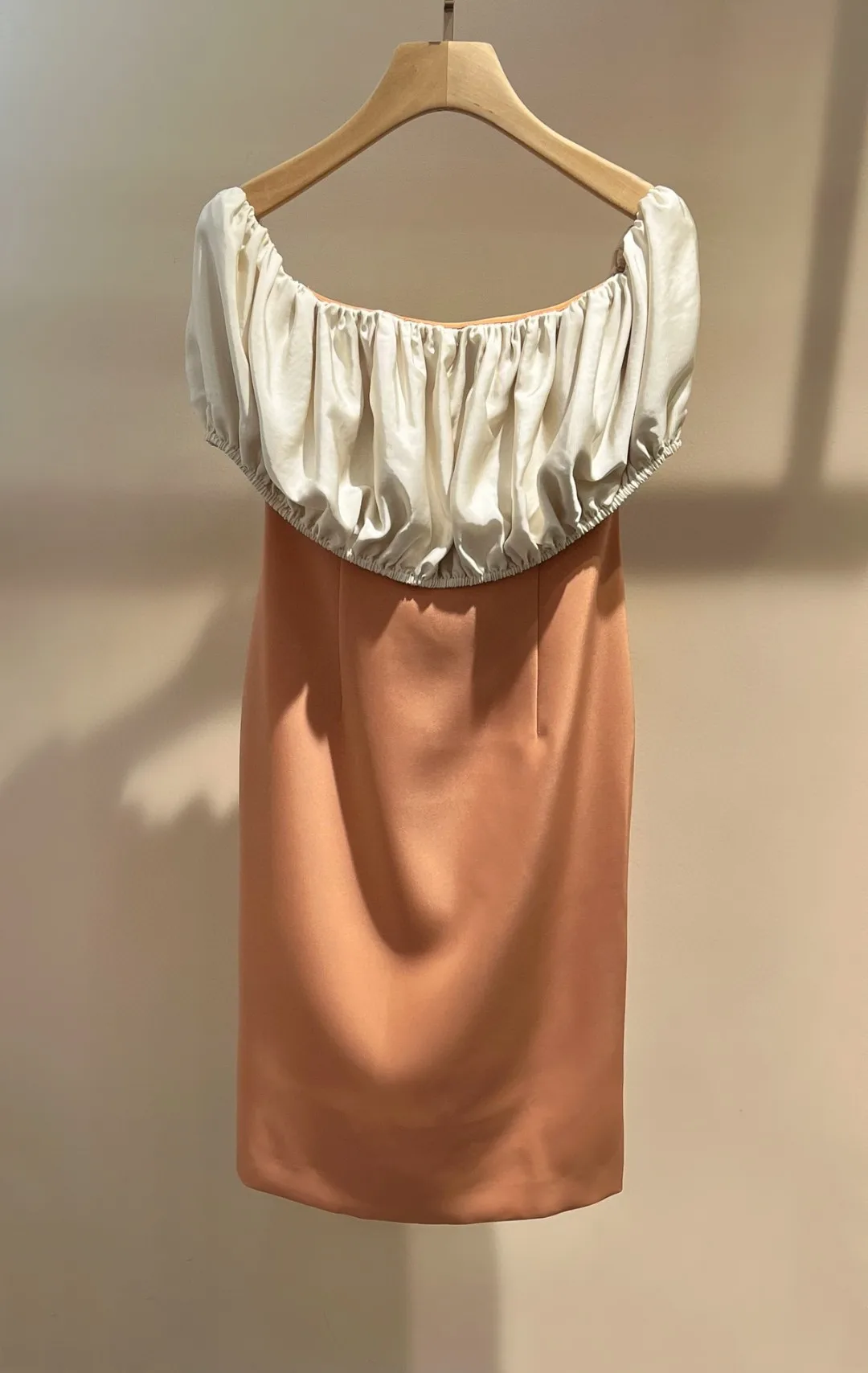

Women Stitching Slash Neck Off The Shoulder Event Midi Dress