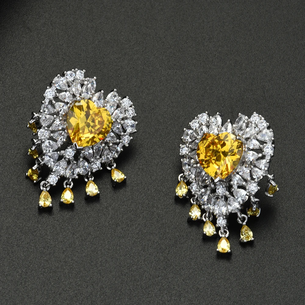 

Женские серьги-гвоздики с фианитом AAA +