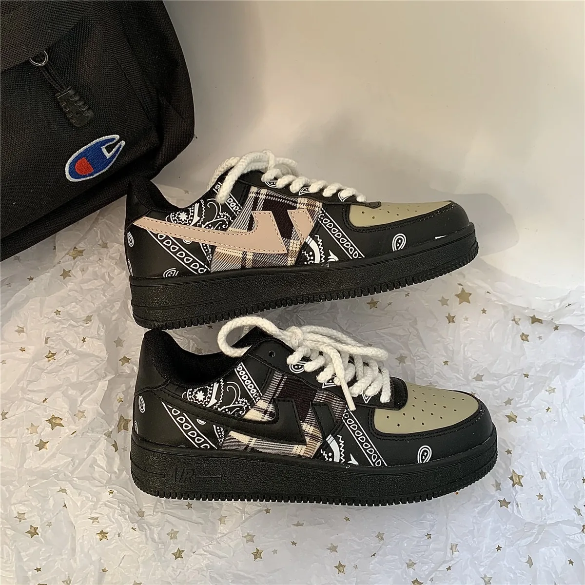 

2022S pring and Autumn Board Shoes Male Korean Students Sports Shoes Hong Kong Wind Lovers Running Shoe Female Tide