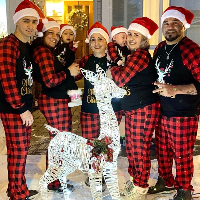 

Winter 2022 New Year Couples Christmas Pajamas Father Mother Kids Christmas Pajamas Long Sleeves Clothes Family Clothing Set
