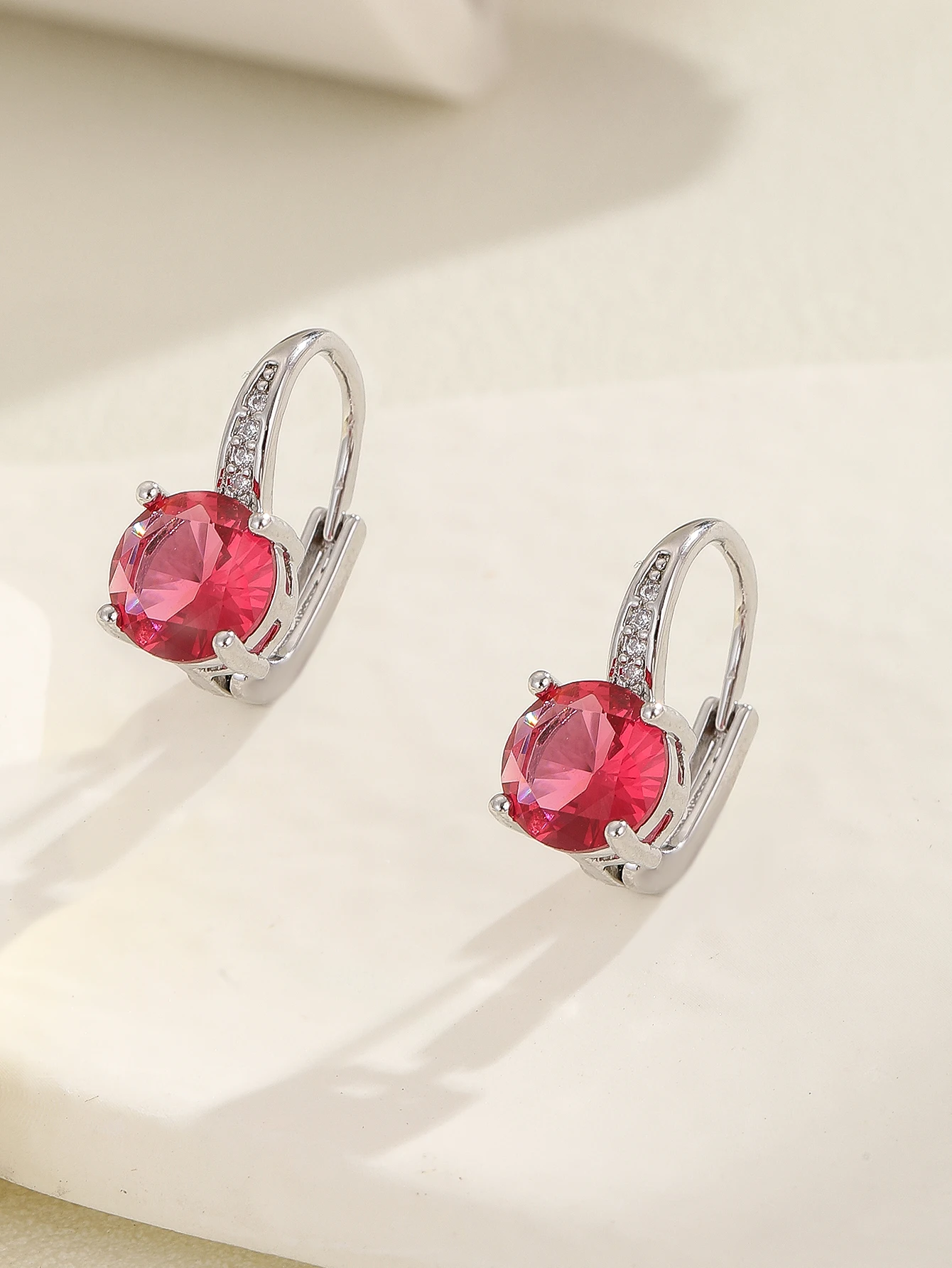 Элегантные Красочные Рубиновые Серьги-гвоздики
