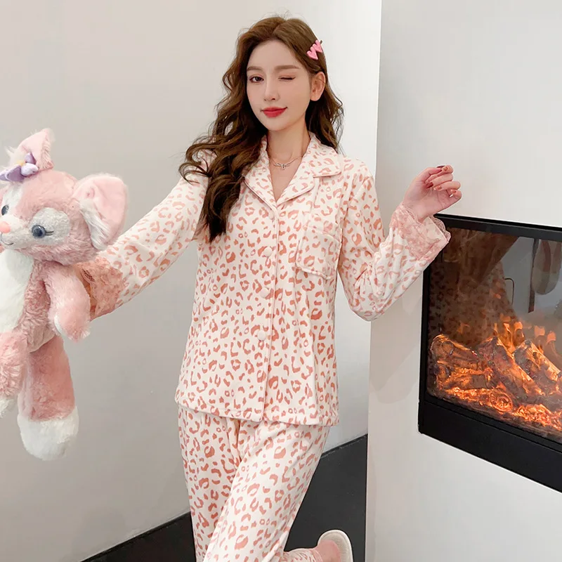 Autumn and Winter 2023 Ladies New Island Velvet Pajamas Sweet Leopard Print Long Sleeve Loose plus Size Homewear Suit
