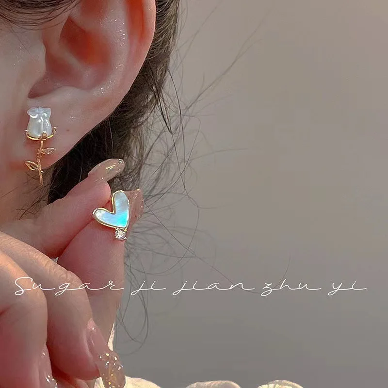 

Vintage Korean Gold Color Flowers Drop Earrings for Women Girls Temperament and Versatile Small Hoop Earring Jewelry Gifts