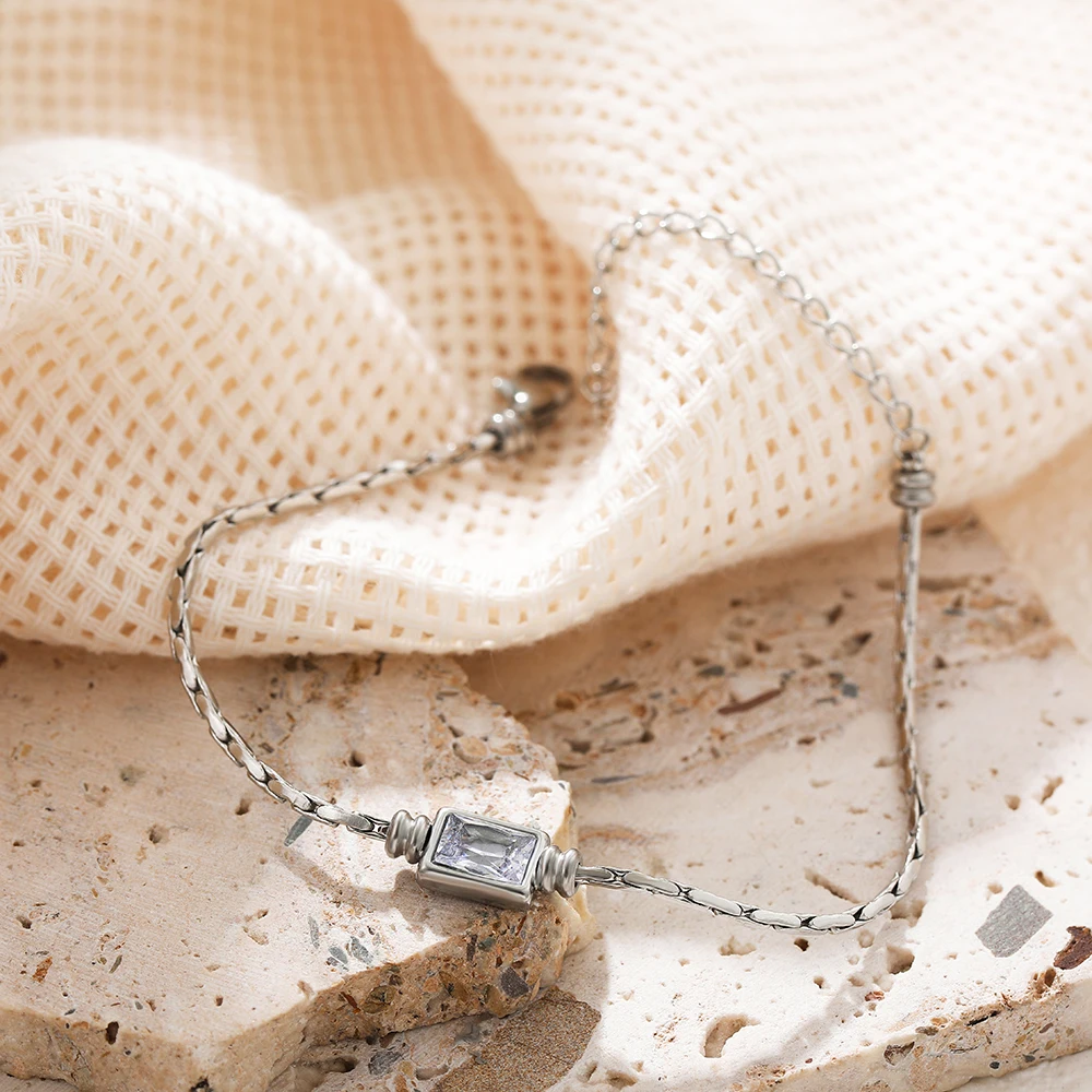 Женский браслет из нержавеющей стали с кристаллами и фианитами