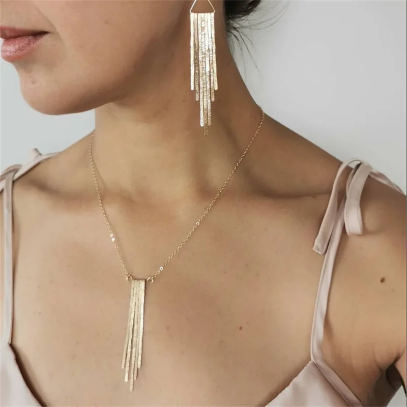 

14K Gold Filled Hammered Fringe Necklace Personalized Dainty Tassle Choker Minimalism Tarnish Resistant Jewelry Boho Necklace