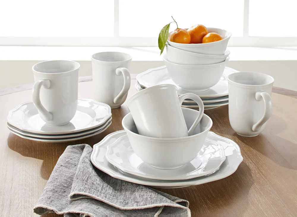 

16-Piece Carnaby Scalloped Dinnerware Set, White