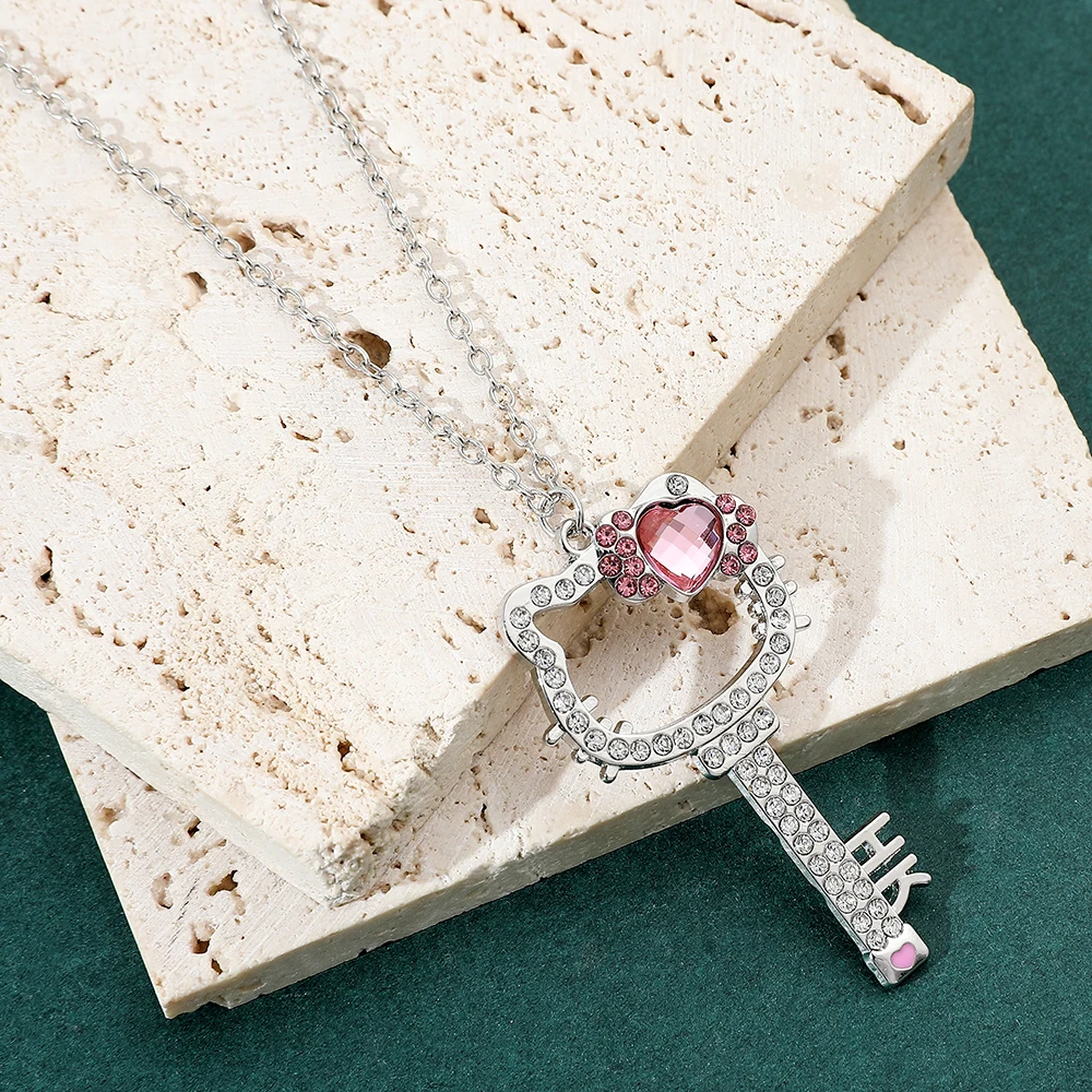 Женская подвеска-брелок