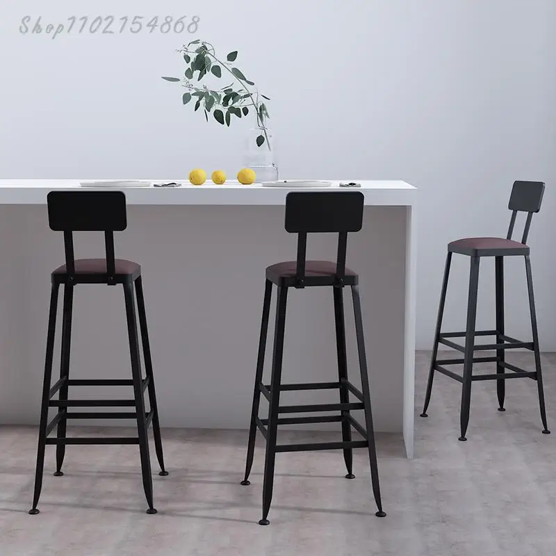 Барный стул барный высокий в скандинавском стиле из железа и массива дерева