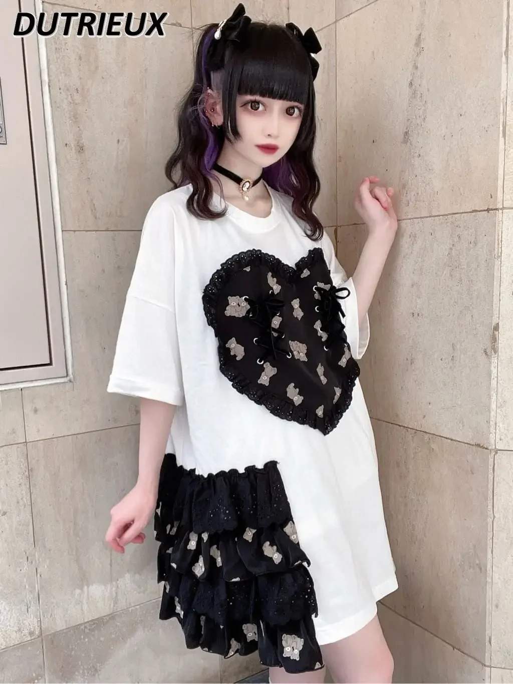 iona w japońskim stylu Słodkie fajne dziewczyny Kreskówka z nadrukiem Okrągły dekolt Top krótkim rękawem Duże serce Luźna koszulka średniej