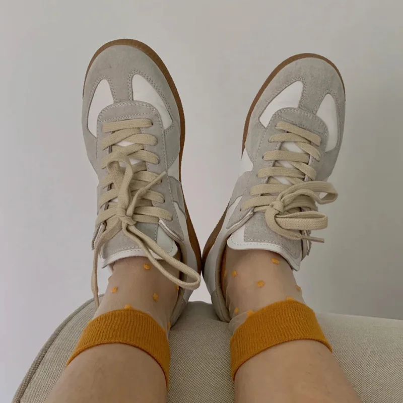 Женские кроссовки из натуральной кожи разные цвета |