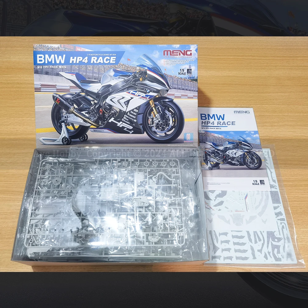 Набор пластиковых моделей BMW HP4 RACE