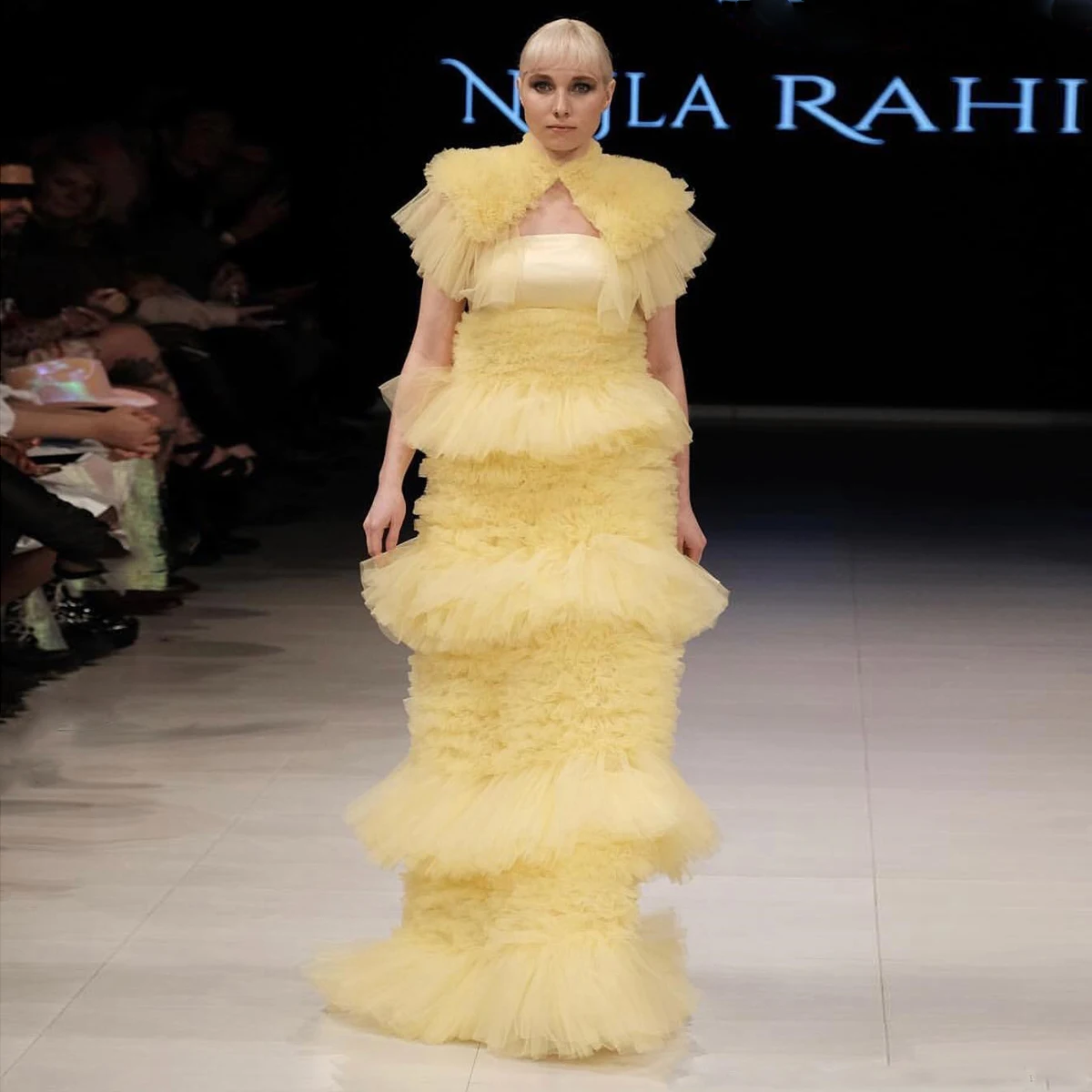 

Fairy Tiered Tulle Long Prom Gown Women Party Dresses with Shawl Elegant Yellow Cascading Layers Mesh Formal Dress فساتين السهرة