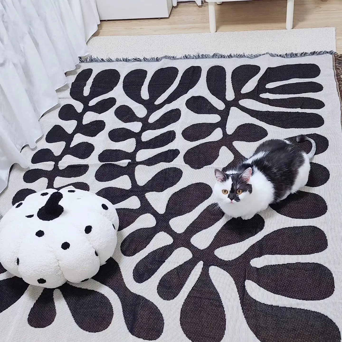 Покрывало для дивана в скандинавском стиле