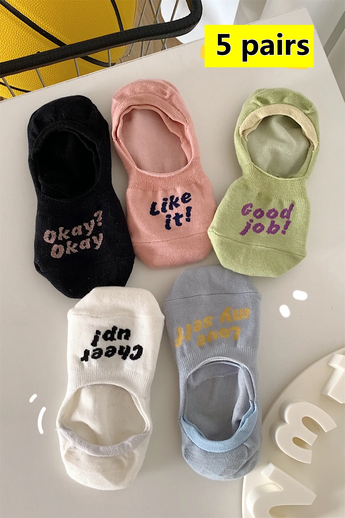 2022 New Fashion Four Seasons Shallow Mouth Silicone Non-slip Breathable Cotton Invisible Boat Socks Cute Little Girl Heart Swea
