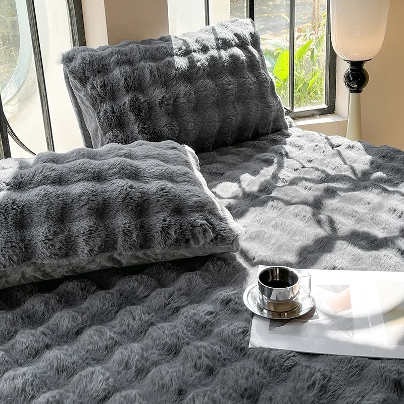 Плюшевая наволочка с кроликом 48x74 см 2 шт. мягкая теплая пушистая длинными