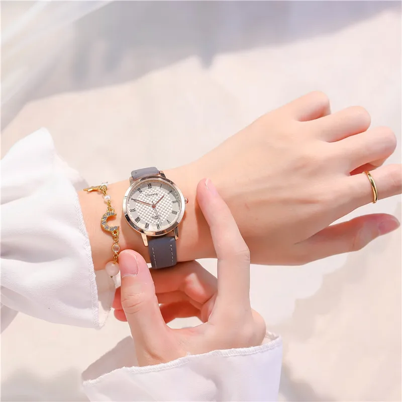 

Business Round Quartz Roma Mini Dial Casual Wrist Watches Leather Strap Fashionable Clock Waterproof Wristwatch for Women
