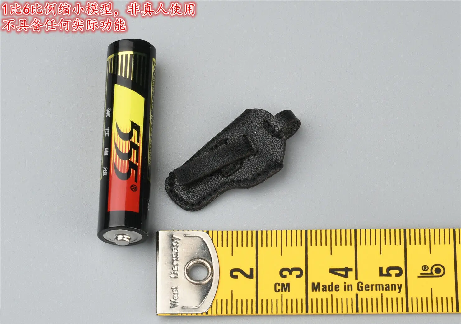 

Flagset FS 73038 1/6th Female Guards Pistol Holster A Model for 12" Figure