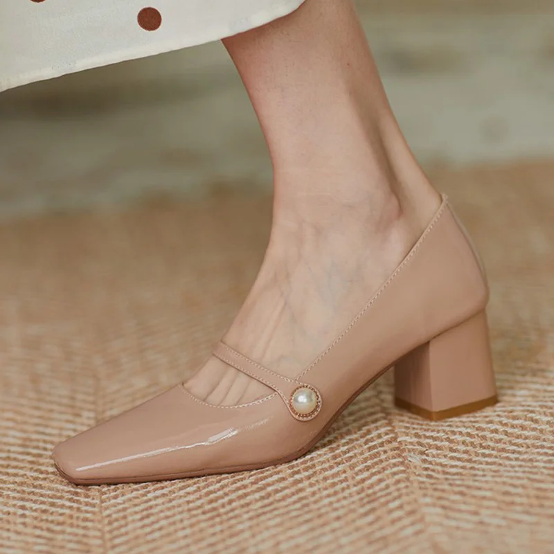 

Туфли-лодочки женские демисезонные из лакированной кожи, на среднем каблуке