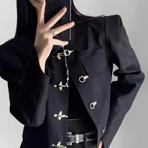 Пиджак женский короткий на металлических пуговицах модный элегантный блейзер с