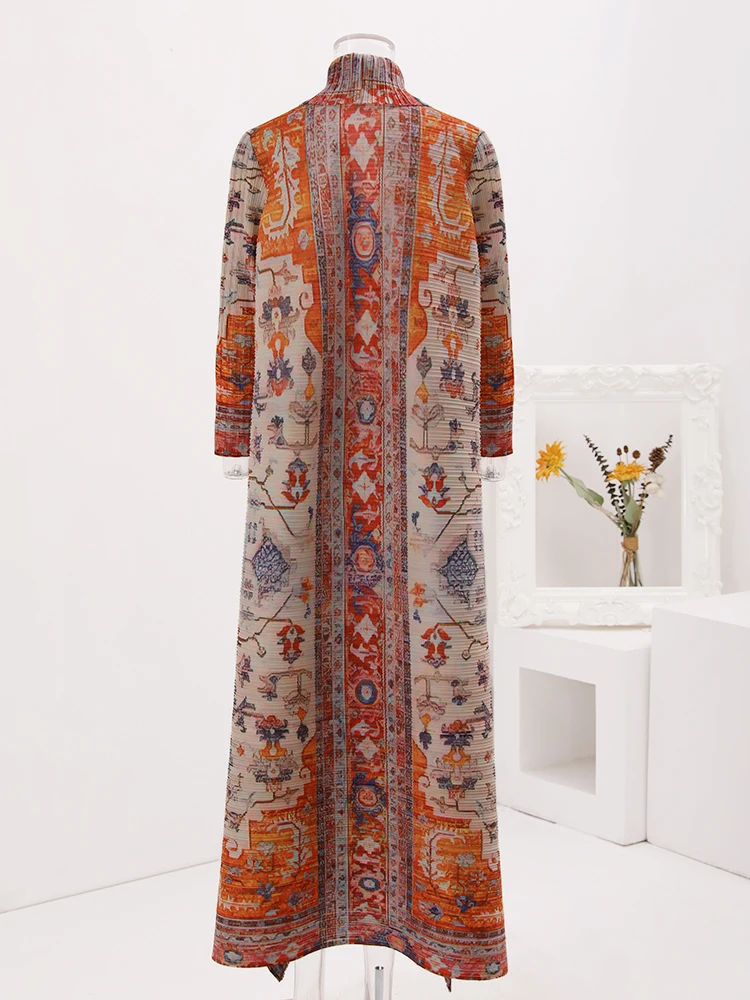 Женская плиссированная длинная ветровка с воротником-шарфом