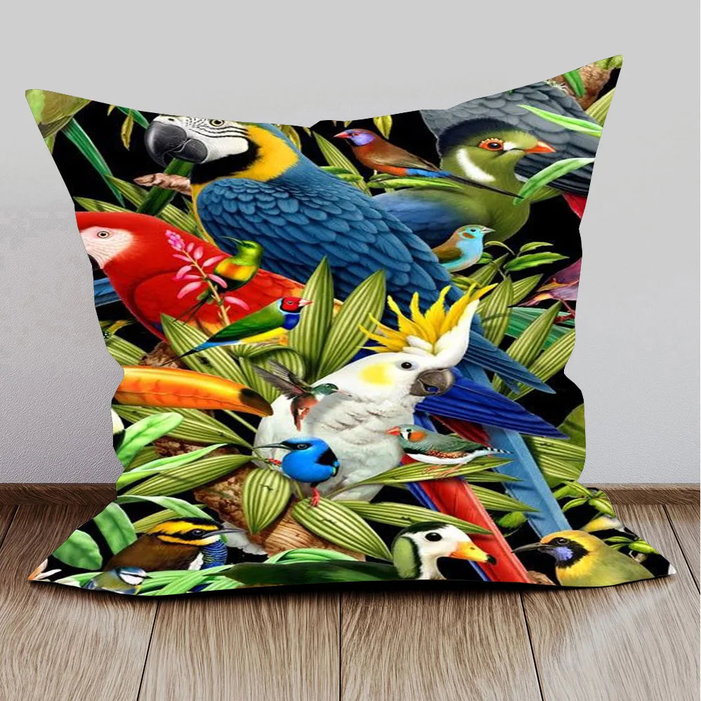 Декоративные подушки в виде попугаев птиц животных