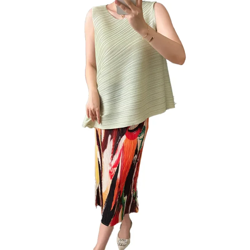 Модный женский комплект из 2 предметов со складками блузка без рукавов с