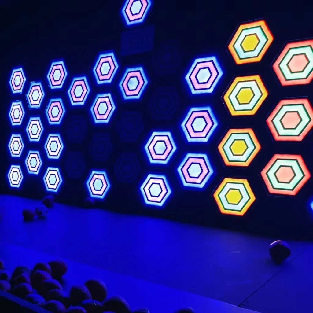 Фото Интерактивный игровой LED-модуль Super Grid 35x35 см для игр на реакцию, арены, лабиринтов и квест-комнат №4