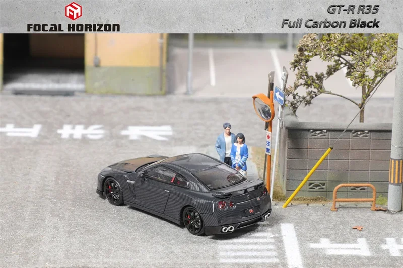 Литая под давлением модель автомобиля Focal Horizon FH 1:64 GT-R R35 Full Carbon Black Limited99