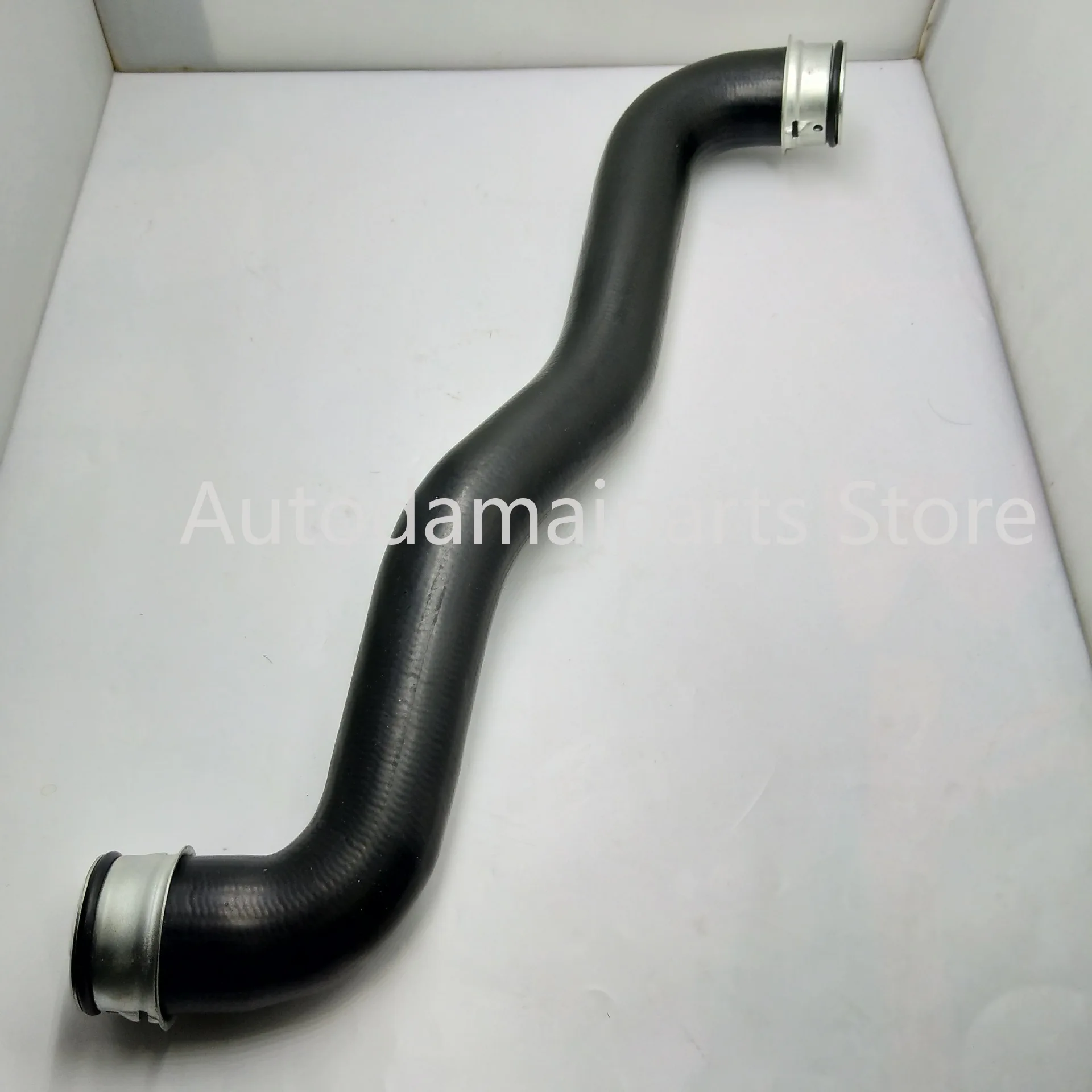 

A2045010182 Water Tank Connection Suction Line Upper Hose 2045010182 for Mercedes Benz C180/200 E200 Rubber Coolant Water Pipe