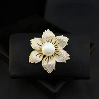 high end flower brooch womens suit ornament coat cardigan fixed decoration design sense sweater corsage pearl jewelry pins gift