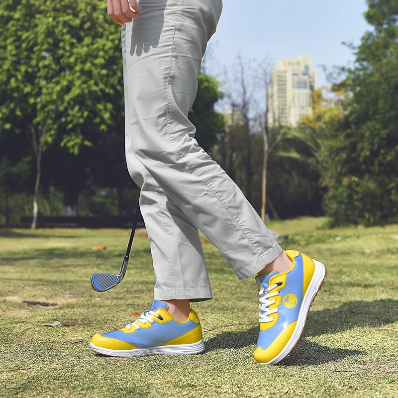 Couple Golf Shoes Fashion Women and Men Color Changing Golf Shoes Outdoor Anti Slip Walking Shoes Brand Waterproof Sneakers Men