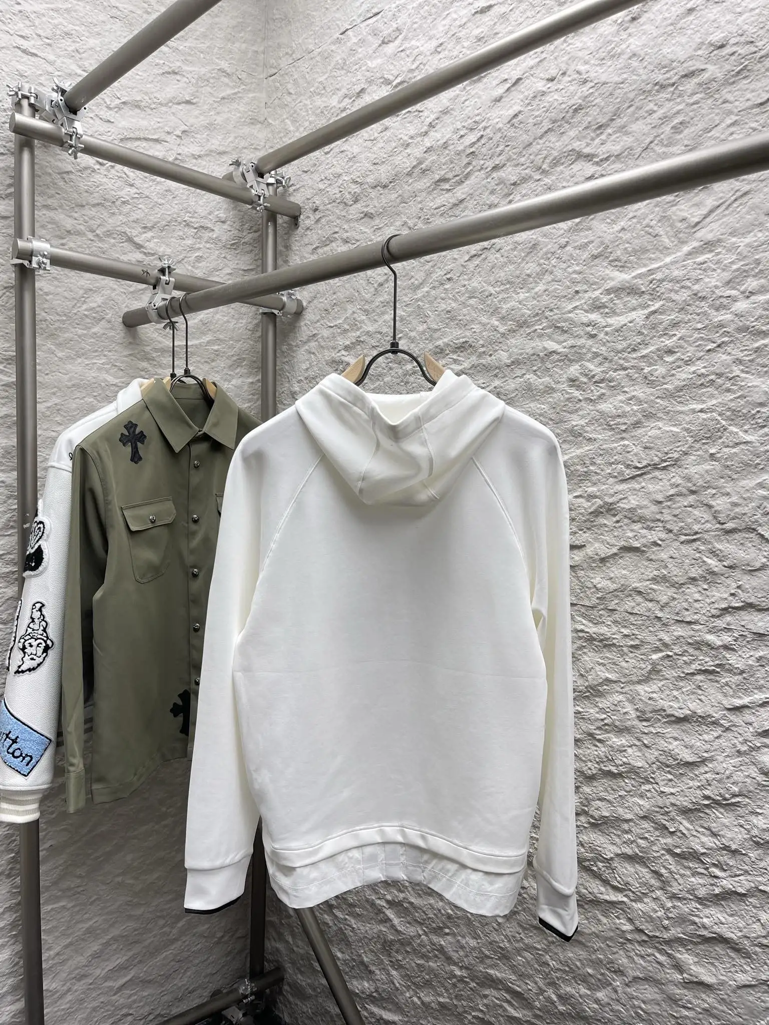 Рисунок 2 - Осенняя Толстовка 2023 года