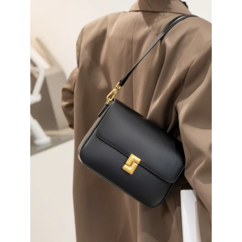 Женская квадратная сумка из натуральной кожи новая через плечо подмышки модная