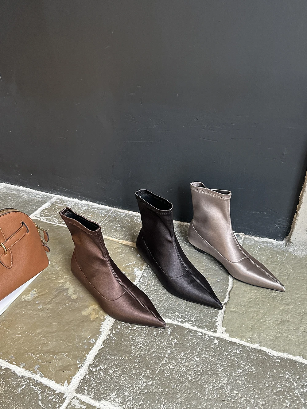 Ботильоны женские с заостренным носком шелковые ботинки-носки на низком каблуке