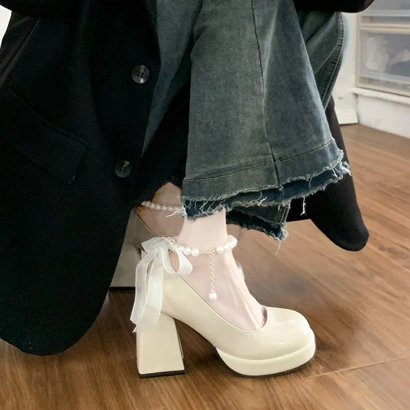 Туфли женские маленькие кожаные с круглым носком на толстом высоком каблуке