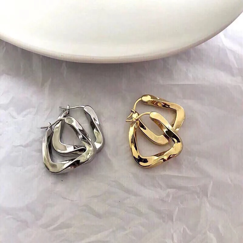 

New fashionable metal earrings Original high quality logo Delicate and fashionable female Valentine's Day birthday gift