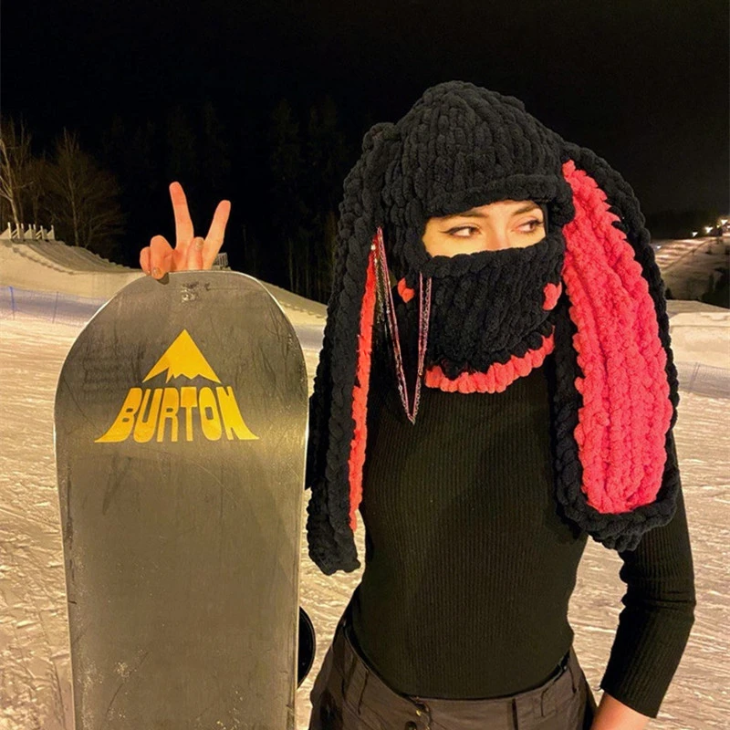 Рисунок 2 - Шапка плюшевая вязаная с ушками кролика