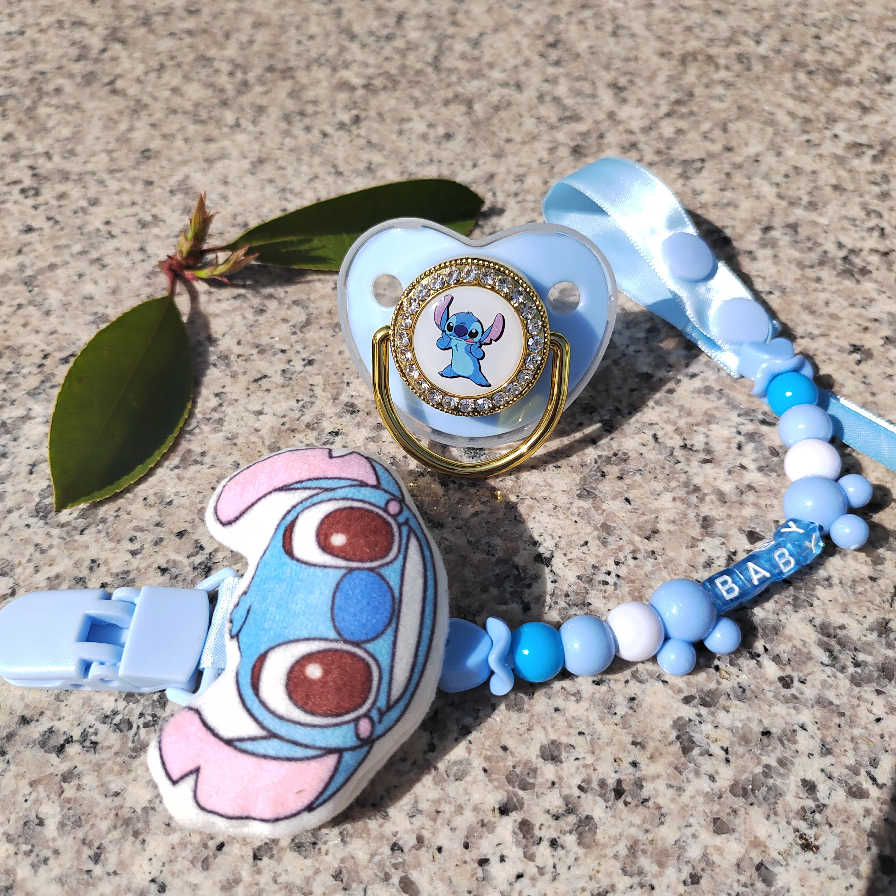 

1 Set Disney Cartoon Animals Dummy with Nipple Clip Holder Bling Pacifier and Pacifier Teat Covers Newborn Sleeping Unique Gift